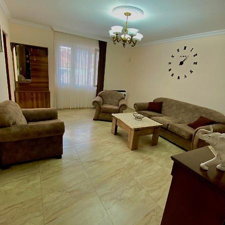 Family Home Batumi Exteriör bild